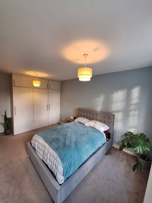 King-size bedroom in Islington with garden view Main Photo