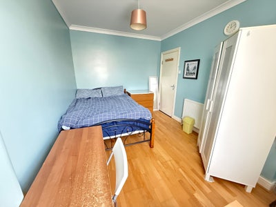 Wood Green Double Room to rent Main Photo