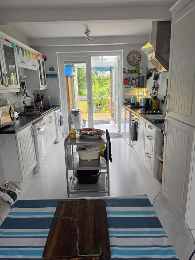Double room for let in smart, clean house. Main Photo