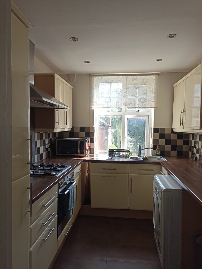 Lovely Room in Kings Avenue (Clapham/ Brixton) Main Photo