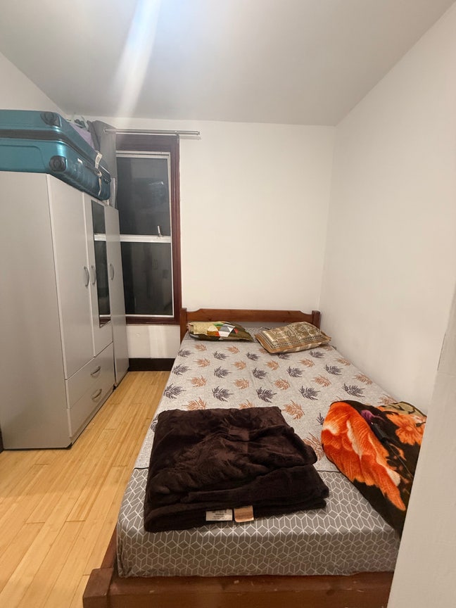 1 master bedroom  Main Photo
