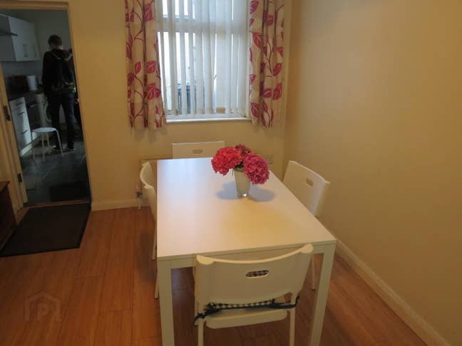 House to let in Dunluce Avenue Main Photo