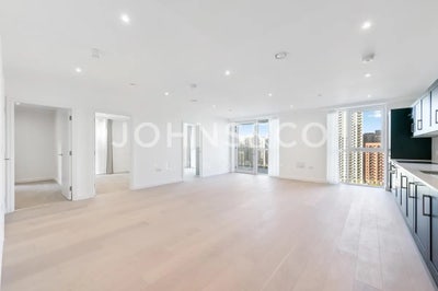Double En-Suite Room in Luxury Development Main Photo