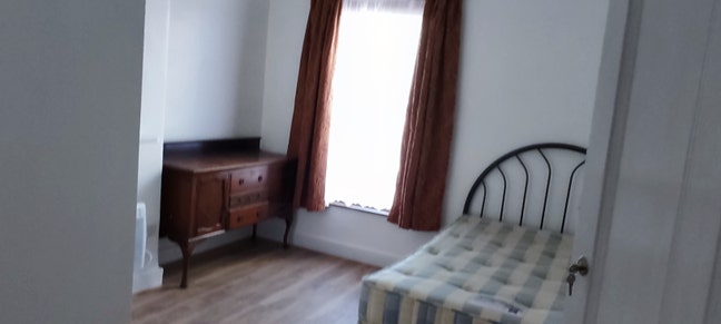 It's a two bedroom flat with ensuite. Main Photo