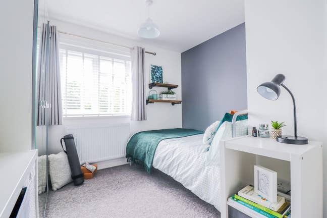 Modern Double Ensuite Room Main Photo
