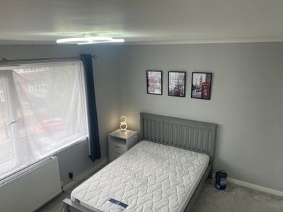 1  double bedroom 1-6 months +  Main Photo