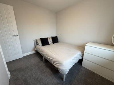 Room to Let in 3 Bedroom home in Barnstaple  Main Photo