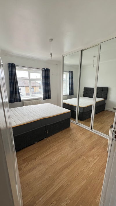 2 Spacious Rooms in a 2 bed house  Main Photo