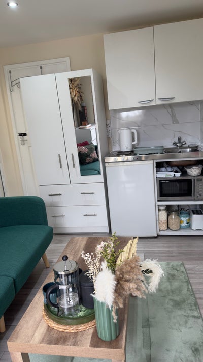 Self-Contained Studio with Private Garden Main Photo