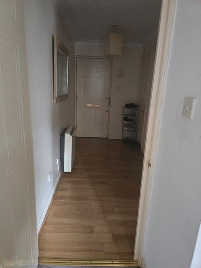 One Double Room Near Treaty Centre Main Photo