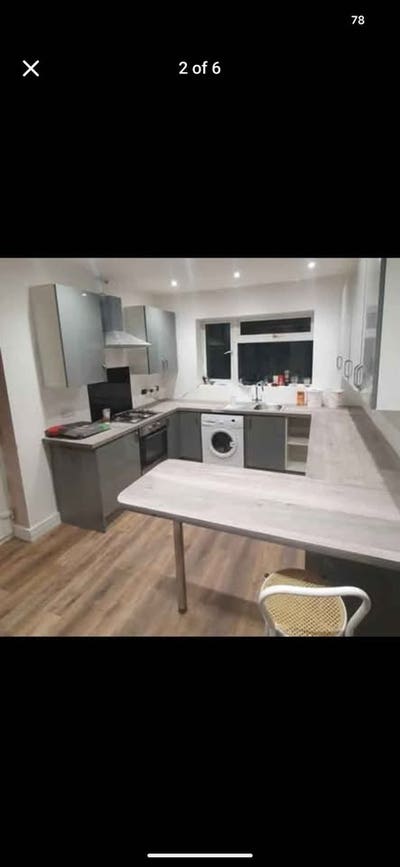 🌟  Room in a Family Home  Main Photo