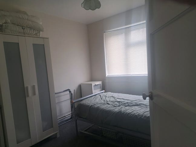 Furnished double room in good loc Main Photo