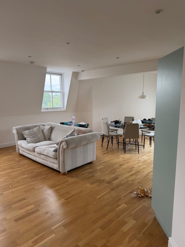 Gorgeous Newly Renovated Flat in Stockwell Main Photo
