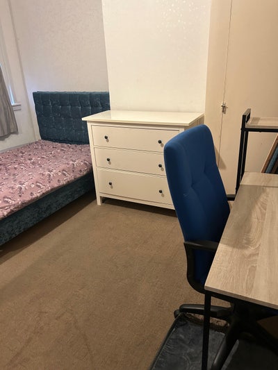 Extra large room and a double room to rent  Main Photo