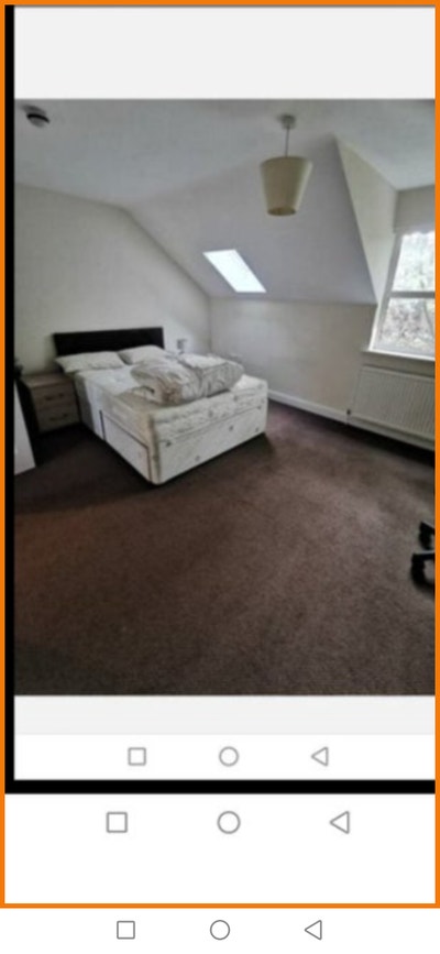  Buxton Large  Room own Bathroom & Parking .  Main Photo