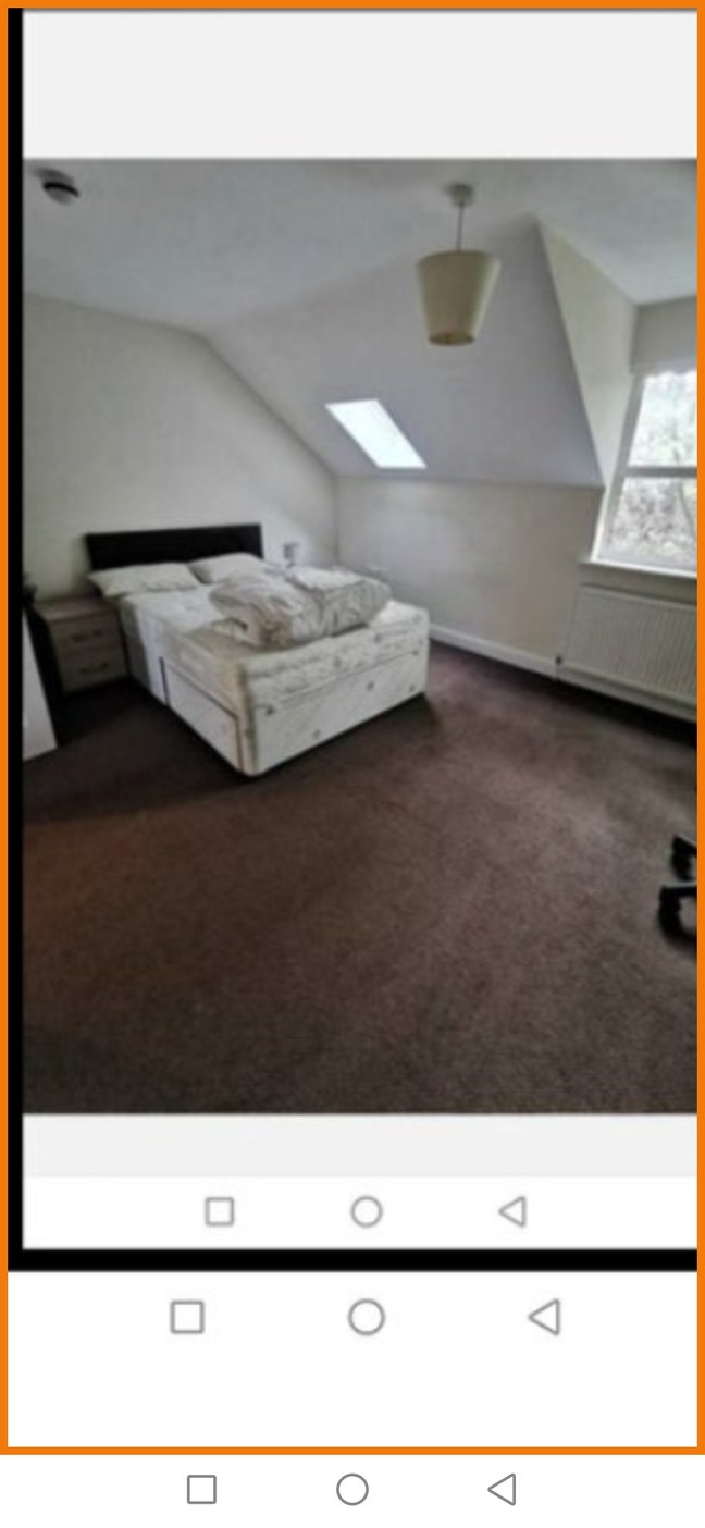  Buxton Large  Room own Bathroom & Parking .  Main Photo