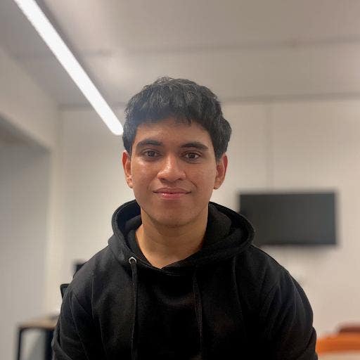 Professional Male seeks a single or double room Main Photo