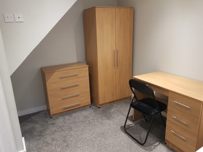Beautiful Ensuite  for Single Professional Main Photo