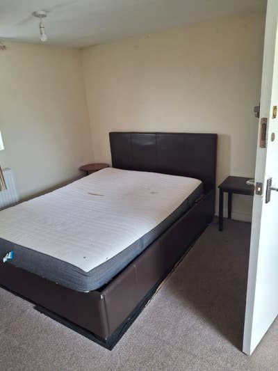 Two Bedroom to Rent - 2-3 people - &pound;900 - &pound;1,000 Main Photo