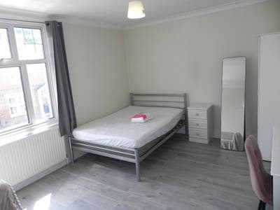 Very Large Double Room in Student Property Main Photo