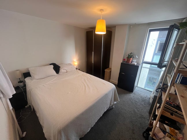 Double room in Dalston available for short term Main Photo