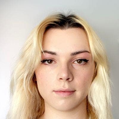 2 rooms sought by 2 females Main Photo