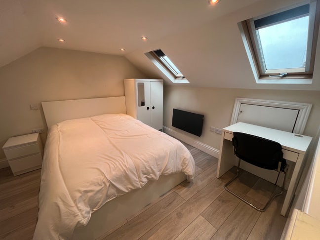Lovely   room Main Photo