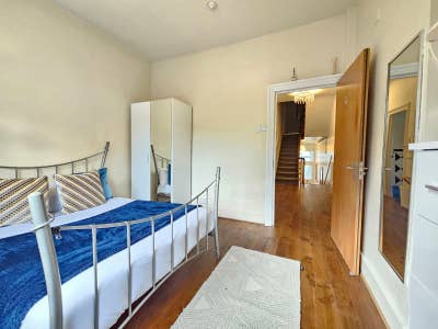 Very Spacious Room 1 Min from Leytonstone Station Main Photo