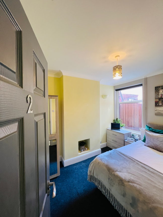 The Kind of House Share You Stay In Main Photo