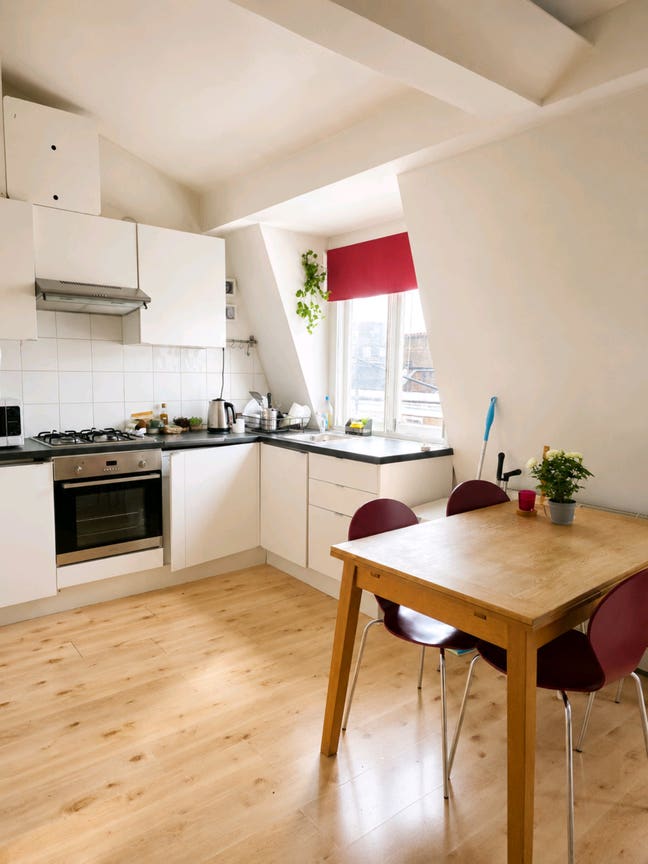Spacious 1 bedroom flat near Lancaster Gate Main Photo