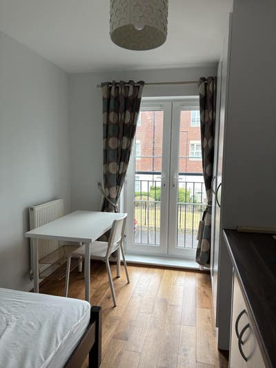 Single room and double room Uxbridge   Main Photo