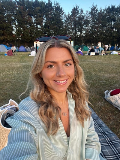 Professional Female Looking for Room Main Photo