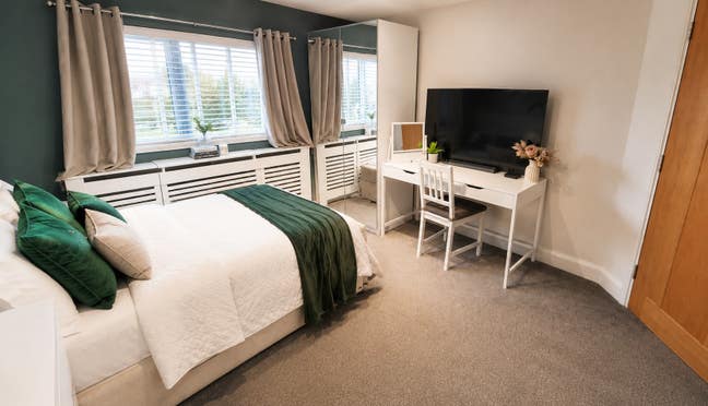 Professional House Share with Friendly Housemates  Main Photo