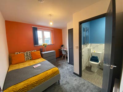  CV2 –  City  Centre  –  Premium  ensuite  Room Main Photo