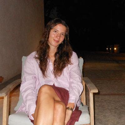 Hi, I’m Bella a 24 year old finishing her M... Main Photo