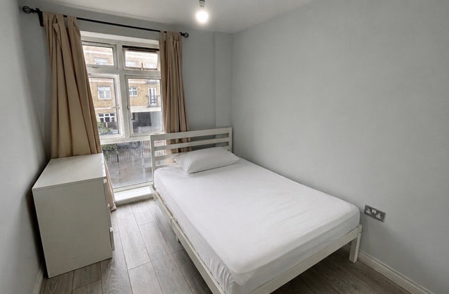 Beautiful Double Room Excellent Location  Main Photo