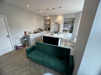 Ava - July - ground floor rear room ensuite  Main Photo
