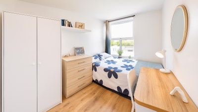 Small Dbl in Renovated Garden House in Mile End🏡 Main Photo