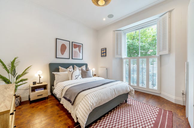 Stunning Room in Shepherds Bush Main Photo