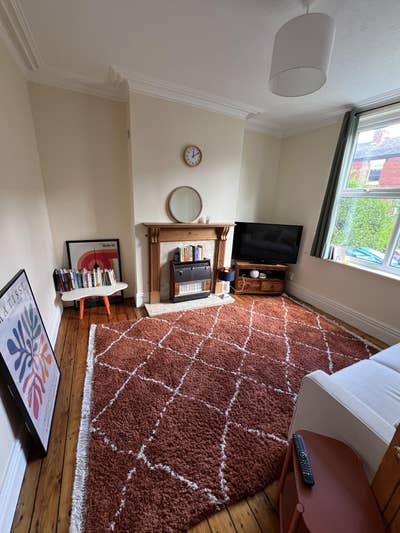 Spacious double room in Heaton Moor Home  Main Photo