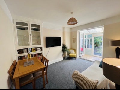 🏡 Cosy Mon–Fri Single Room, Quiet Baffins, Parking Main Photo
