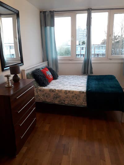 Single Room in SW15 | Bills Inc | Roehampton Main Photo