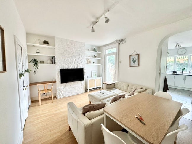 Double room available in Tooting Main Photo