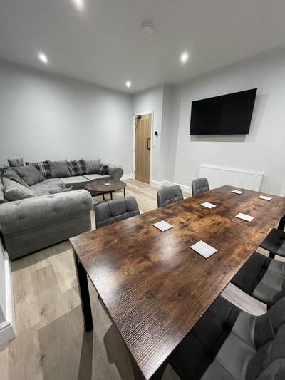 Newly Refurbished En-Suite Rooms - Burnley Centre Main Photo