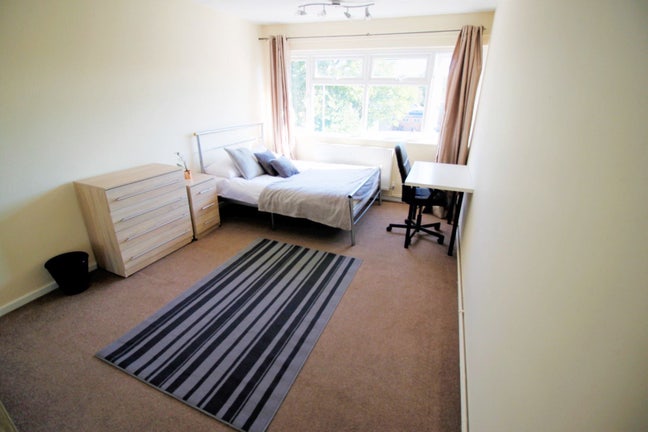 🏡2 Clean & Bright Double Rooms✨3Min To Surbiton🚆 Main Photo