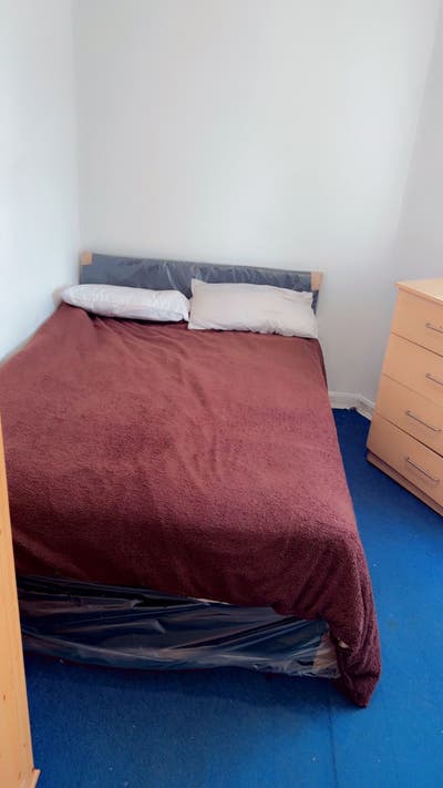Large Single Room to let in Degenham RM9  Main Photo