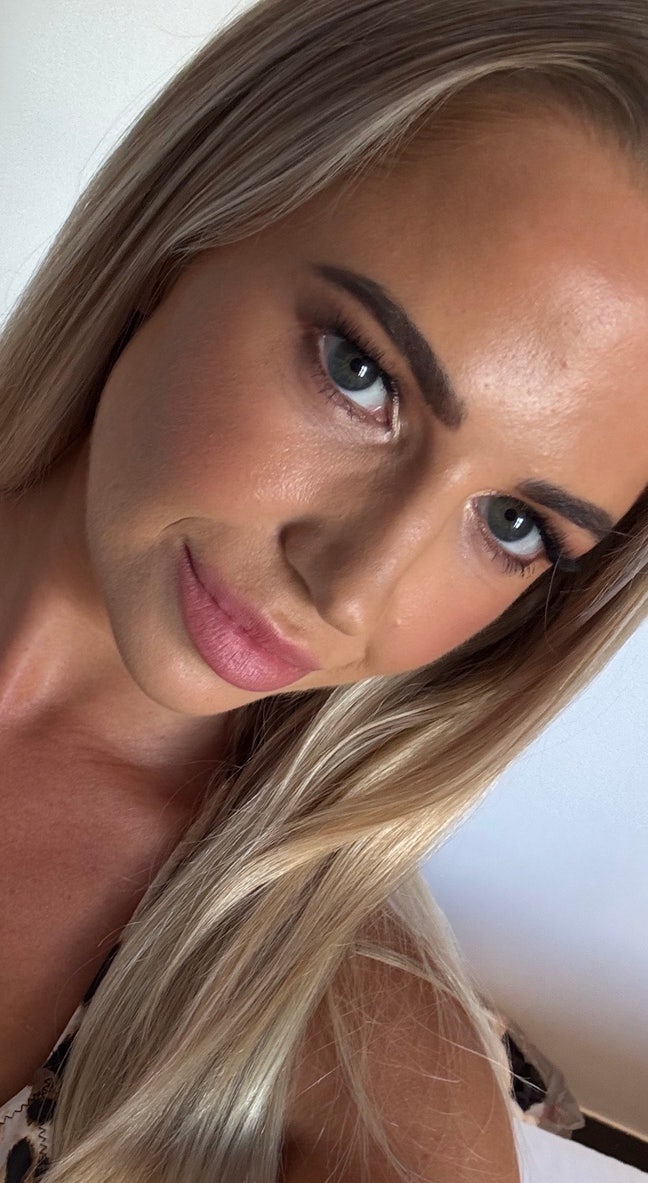 Northern girl looking for clean sociable flatmate  Main Photo