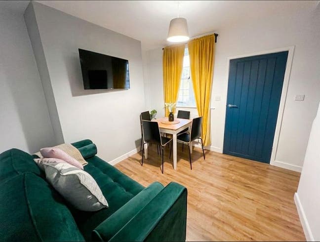 Spacious Double Room to let in Bridgwater Main Photo
