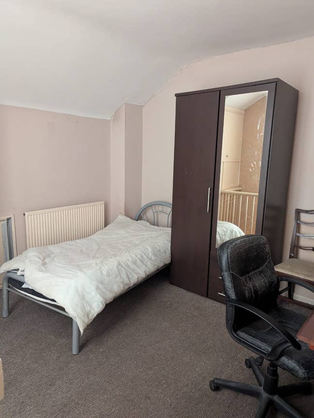 Single room in beeston Main Photo