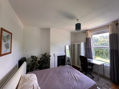 Spacious En-suite Room in Totterdown &pound;650 Main Photo